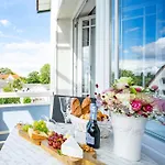 Haus Midsommer *