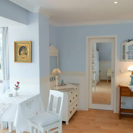 Haus Midsommer Apartman *